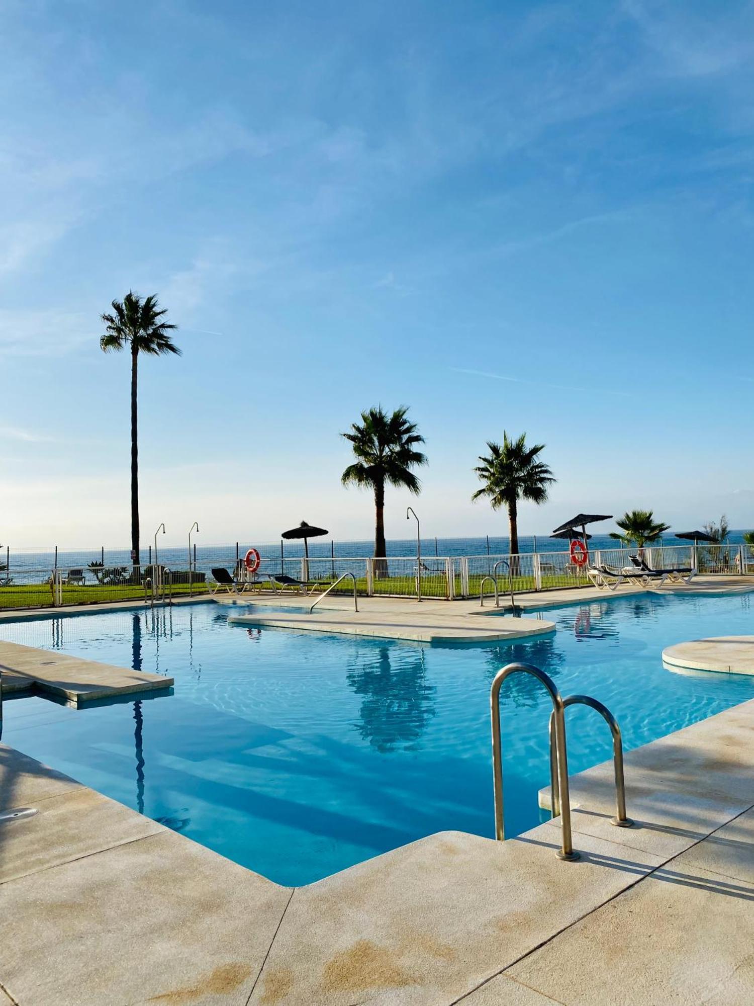Sunshine Beach Front Complex, Wifi, Modern Casares Ngoại thất bức ảnh
